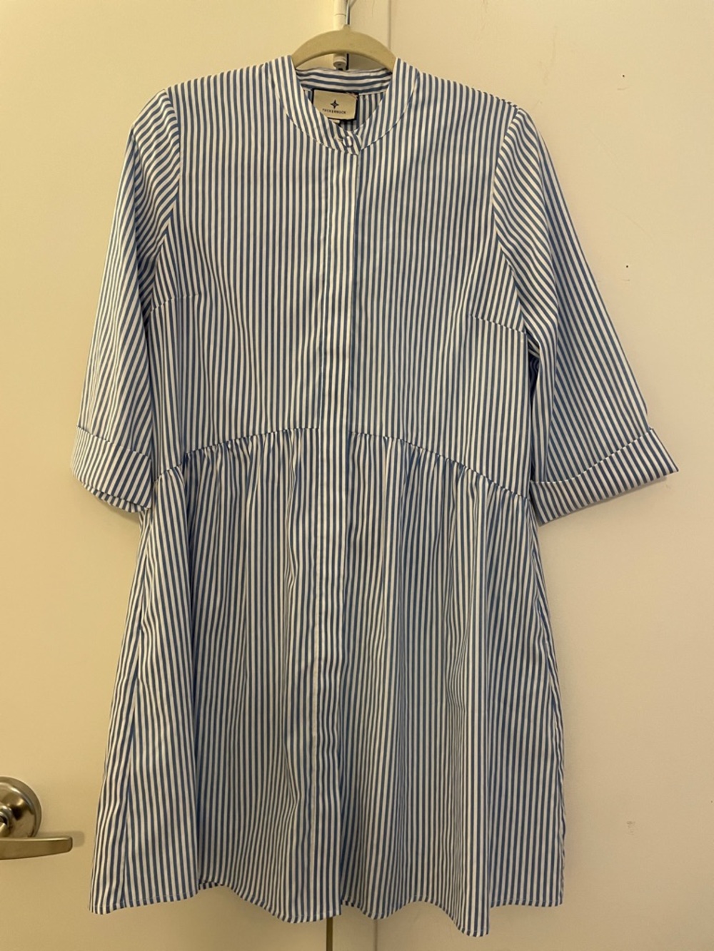 Tuckernuck Royal Shirtdress striped M EUC - Picture 2 of 9
